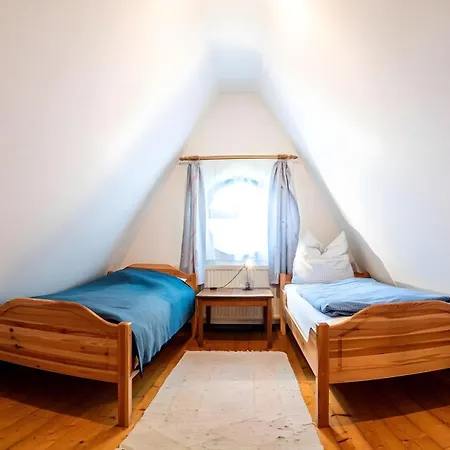 Reetdachhaeuser Gegenueber Hiddensee Holiday home